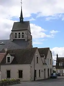 Ancienne maison Maurice Genevoix ; elle est maintenant privée et n'accueille aucun public.