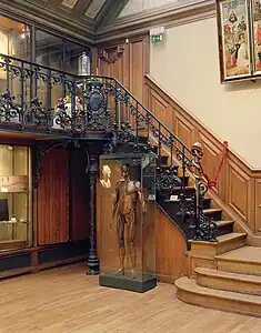 En vitrine : le mannequin de Felice Fontana (XVIIIe siècle).