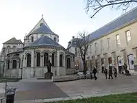 Ancien prieuré Saint-Martin. Musée des Arts et Métiers.