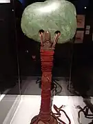 Artéfact conservé au musée du Havre, exposé en 1990.