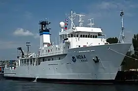 illustration de NOAAS McArthur II (R 330)