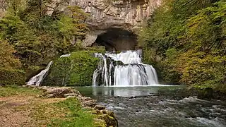La cascade de la source du Lison.