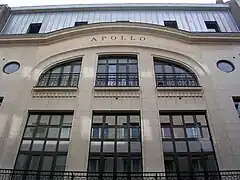 Fronton du grand théâtre de l'Apollo à Nantes.
