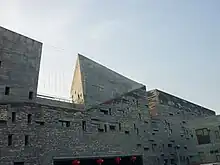 Musée de Ningbo. Wang Shu et Lu Wenyu : Amateur Architecture Studio.