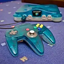 Manette de jeu d'une Nintendo 64.