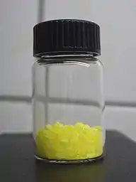 Cristaux de chlorure de niobium(V)