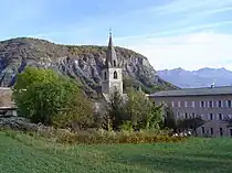La basilique et l'hôtellerie.