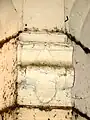 Console du 1er&nbsp;pilier des grandes arcades du nord.
