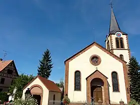 L'église protestante, partiellement inscrite aux MH.