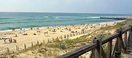 Tourisme balnéaire à Mimizan, plage sud.
