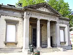 Anciens pavillons de la Porte d'octroi d'Anderlecht (Musée des Égouts de Bruxelles) (2006).