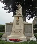 Le monument aux Morts.