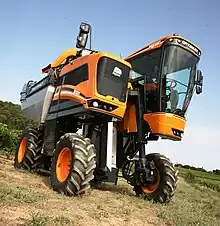 Machine à vendanger Pellenc Optimum.