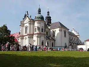 Photographie d'une église baroque.