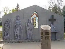 Représentation de l'apparition mariale de Knock devant l'église de Sioux City dans l'Iowa (États-Unis).