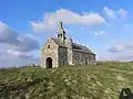 La chapelle Saint-Hervé au sommet du Menez Bré.