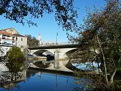 Le pont Saint-Georges vu depuis la voie verte, en aval.