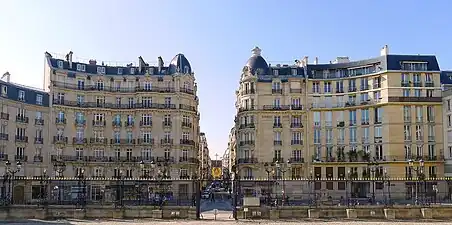 La place Alphonse-Laveran depuis l'église du Val-de-Grâce.