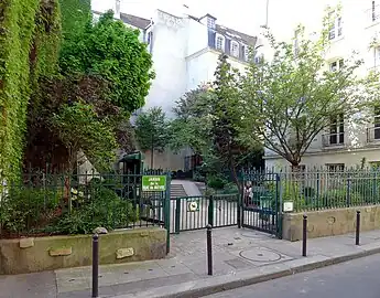 No 20 : le square Danielle-Mitterrand (avant son changement de nom).