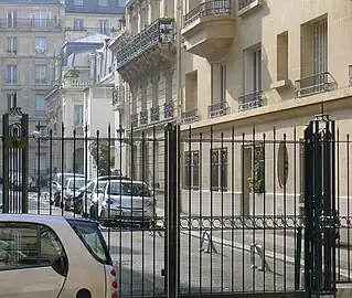 Grille, côté avenue Bugeaud.