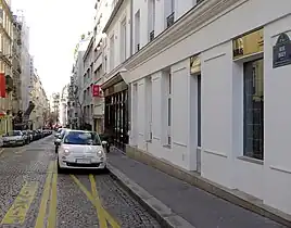 Rue vue depuis l'avenue de Wagram.