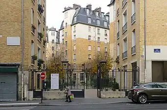 Entrée du no 256, rue Marcadet.