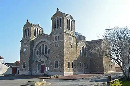 L'église Saint-Louis.