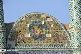 lutte du lion et du dragon sur le fronton