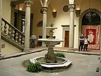 Cour intérieure du Palais Gondi.