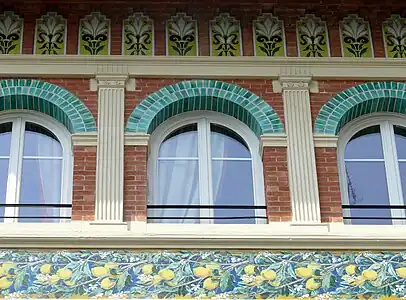 Immeuble no 32. Façade.