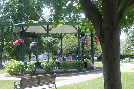 Pavillon à Village Green, 2014.