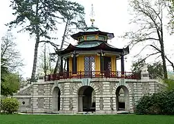 Pavillon chinois du château de Cassan, L'Isle-Adam (1781-1785).