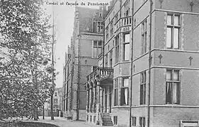 Pensionnat et entrée du Castel dans les années 1920-1930.