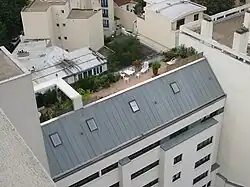 Penthouse sur les toits de Paris.