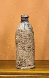 Petite fiole à eau-de-vie.