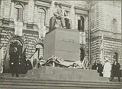 Dévoilement de la statue par Emil Wikström.
