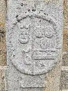 Pierre tombale armoriée XVIIe