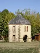 Pigeonnier de la base de loisir du Batardeau