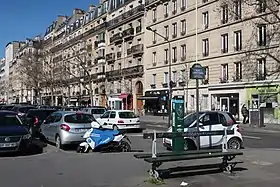 Place Claude-François à Paris XVIe.
