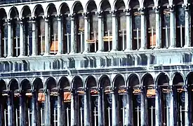 Détail de la façade du côté nord en 1986.