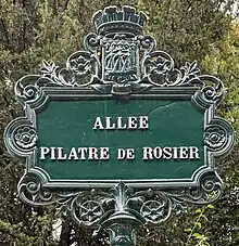 Voir la plaque.