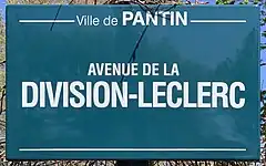 Plaque de l'avenue à Pantin.