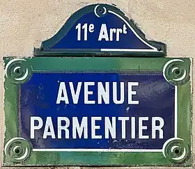 Voir la plaque.