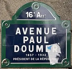 Voir la plaque.