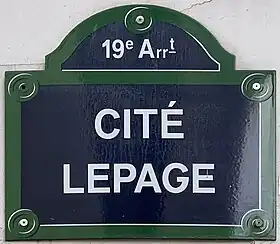 Voir la plaque.