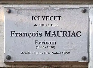 Plaque au no 89, rue de la Pompe.