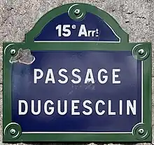 Voir la plaque.