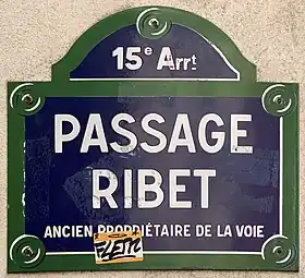 Voir la plaque.