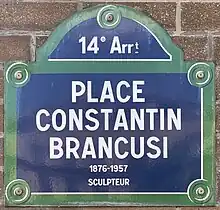 Voir la plaque.