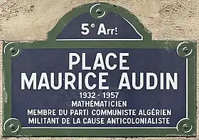 Voir la plaque.